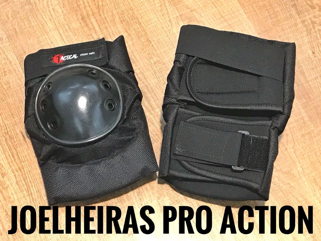 Two black protective knee pads with "Tactical Extreme Sports" branding are displayed.
